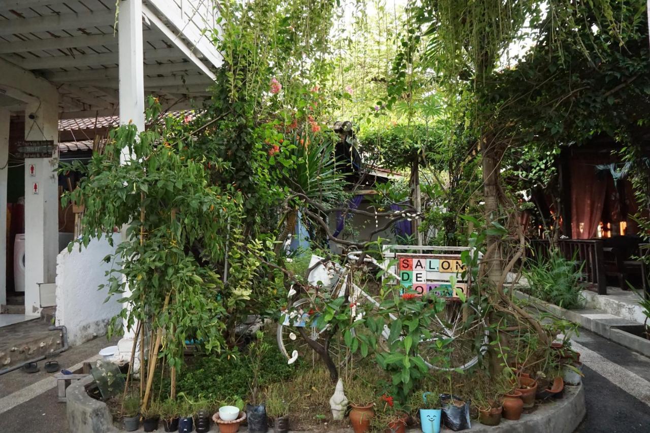 Salon De Nomad Gili T. Bed & Breakfast Gili Trawangan Eksteriør bilde
