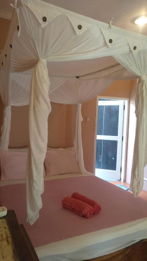 Salon De Nomad Gili T. Bed & Breakfast Gili Trawangan Eksteriør bilde